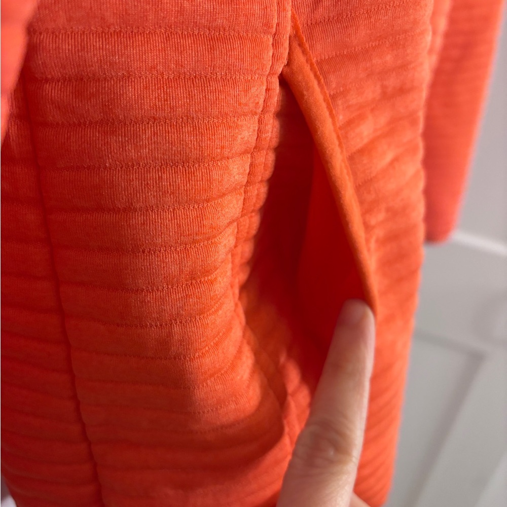L.L. Bean Women’s Vibrant Orange 🍊 Airlight Knit Pullover - Picture 4 of 9